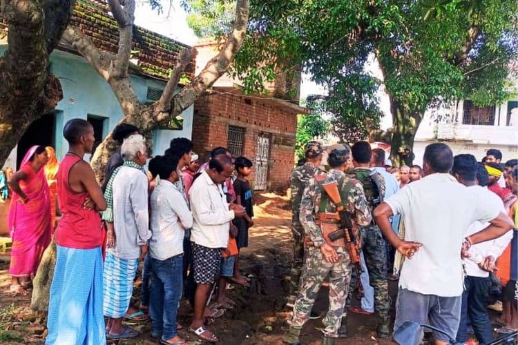 हजारीबाग में चाकू से हमला कर भाभी को मार डाला, 2 भतीजों को किया गंभीर रूप से घायल