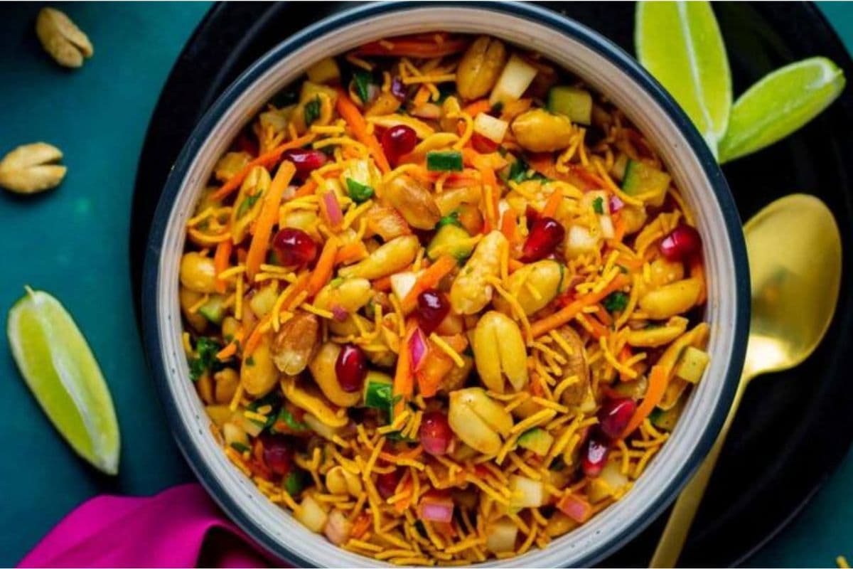 Navratri Vrat Special Recipe: ना लहसुन-ना प्याज,इस सीक्रेट रेसिपी से तैयार करें स्पेशल मूंगफली चाट,बनाएं व्रत को मजेदार Navratri Vrat Special Recipe: ना लहसुन-ना प्याज,इस सीक्रेट रेसिपी से तैयार करें स्पेशल मूंगफली चाट,बनाएं व्रत को मजेदार