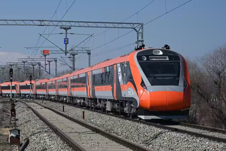 अब बिहार होते हुए अयोध्या धाम तक दौड़ेगी वंदे भारत, जानिए रेलवे का पूरा प्लान