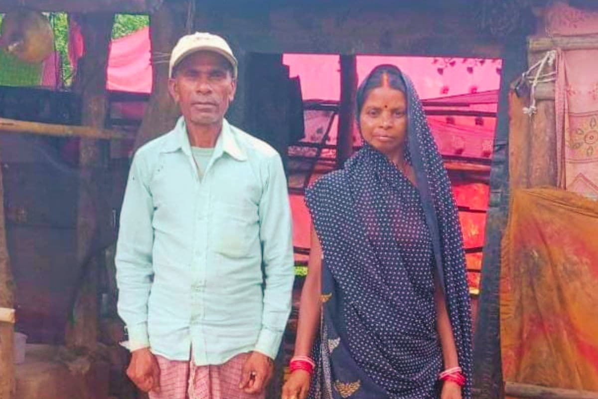 लकड़ी काटने से वन रक्षक तक, फिर होटल मालिक और अब बेटे को बना रहे डॉक्टर, जानें झारखंड के इस शख्स की दिलचस्प कहानी