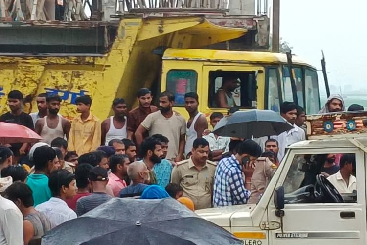 जितिया के दिन दो बेटे की मौत, पटना–गया रोड पर दर्दनाक सड़क हादसा, मां बेहोश, पिता बदहवास