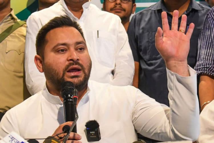 Bihar Election 2025: “राघोपुर की चिंता है तो यहां से चुनाव लड़े PM मोदी”, तेजस्वी की प्रधानमंत्री को चुनौती