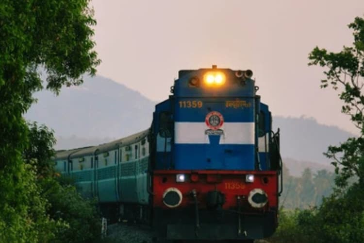 बदल गया दानापुर-सिकंदराबाद स्पेशल ट्रेन का रूट, अब बिहार के इस स्टेशन से शुरू होगी यात्रा