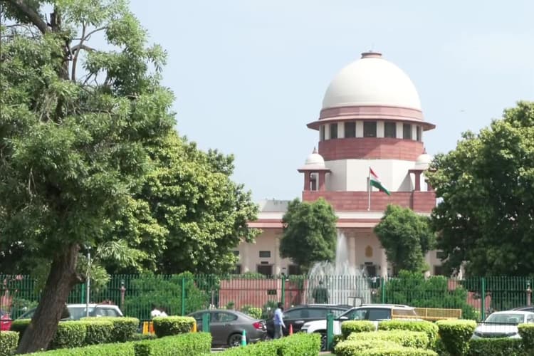 Waqf Act Supreme Court Order: SC का कानून पर रोक लगाने से इनकार, 11 प्वाइंट्स में जानें फैसले की प्रमुख बातें