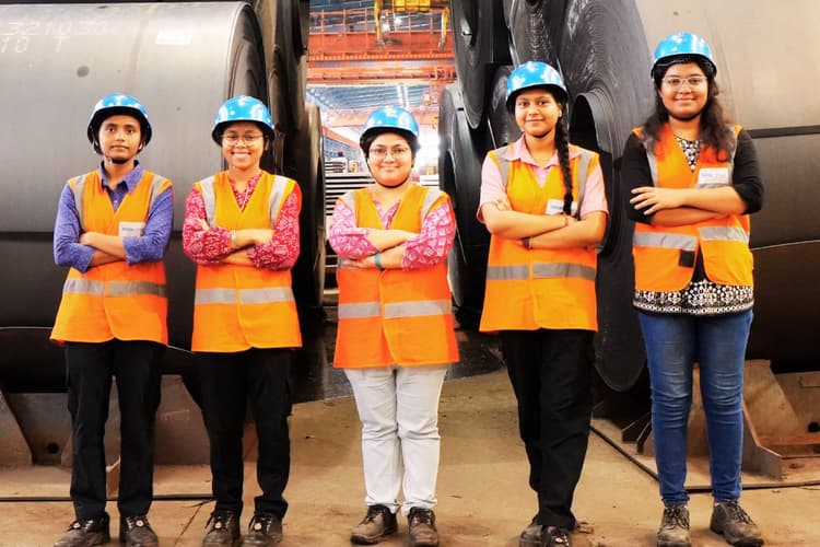 टाटा स्टील ने रचा इतिहास : कलिंगनगर प्लांट में आउटबाउंड लॉजिस्टिक्स की सभी 3 शिफ्टों में महिला को दी ड्यूटी