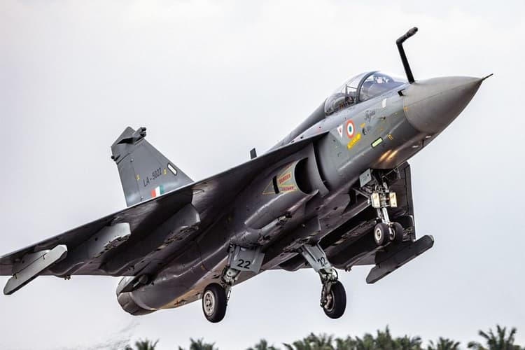 Tejas Fighter Aircraft: 97 तेजस लड़ाकू विमान खरीदेगी सरकार, 62370 करोड़ रुपये की हुई डील, जानें क्या है खासियत