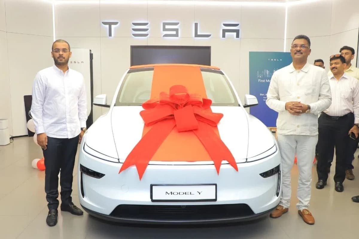 Tesla Model Y: भारत में पहली टेस्ला कार की डिलीवरी, जानिए कौन बना पहला मालिक