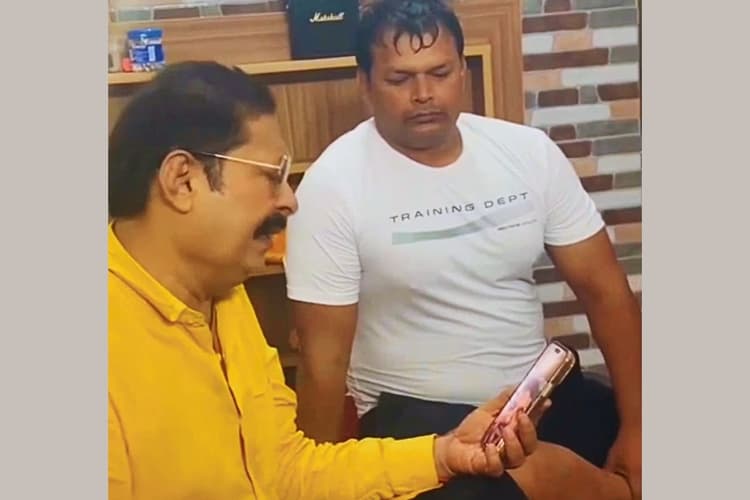 Video: अनंत सिंह-बृजभूषण की वायरल वीडियो कॉल, बिहार चुनाव से लेकर राहुल गांधी और पीएम मोदी विवाद तक चर्चा