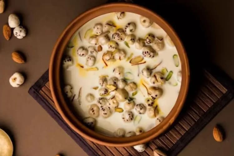 Navratri Vrat Special Badam Kheer:मां दुर्गा के स्वागत में बनाएं स्वाद से भारी स्वादिष्ट व्रत वाली मिठाई