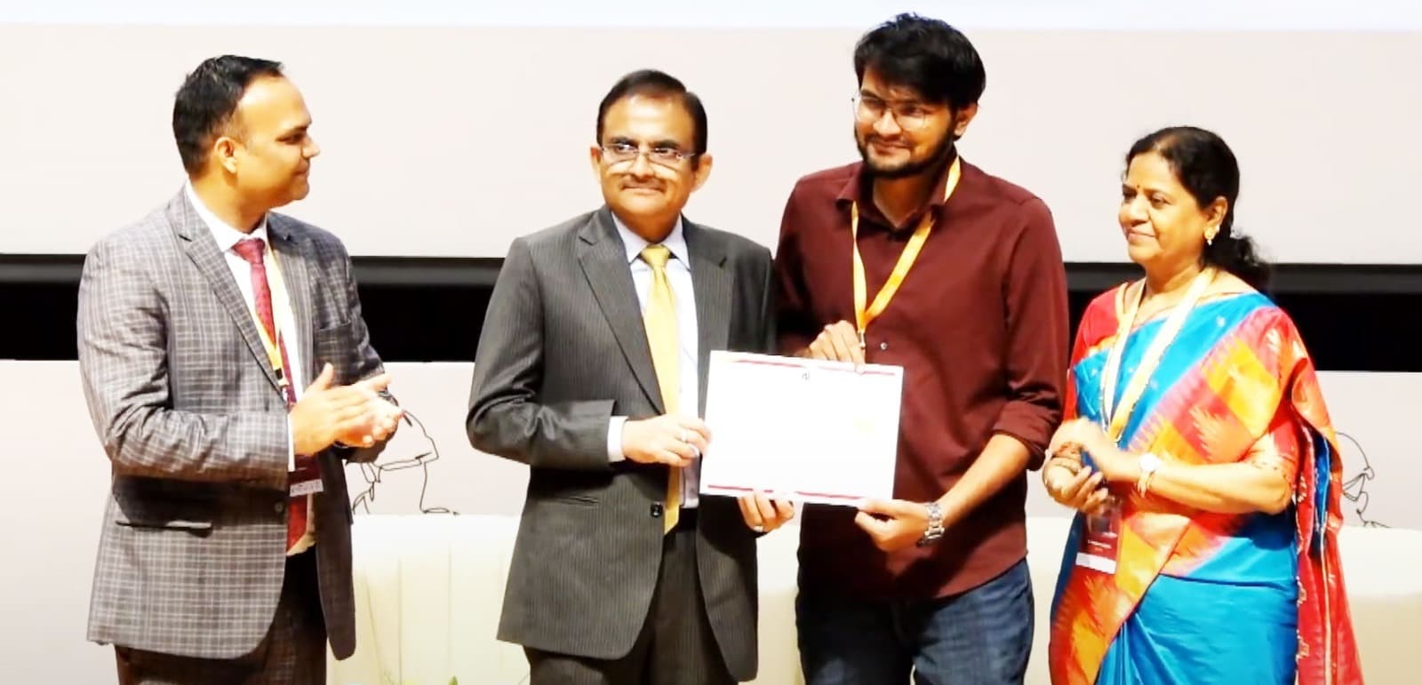 सीयूएसबी शोधार्थी शिवम को अंतरराष्ट्रीय सम्मेलन में सम्मान