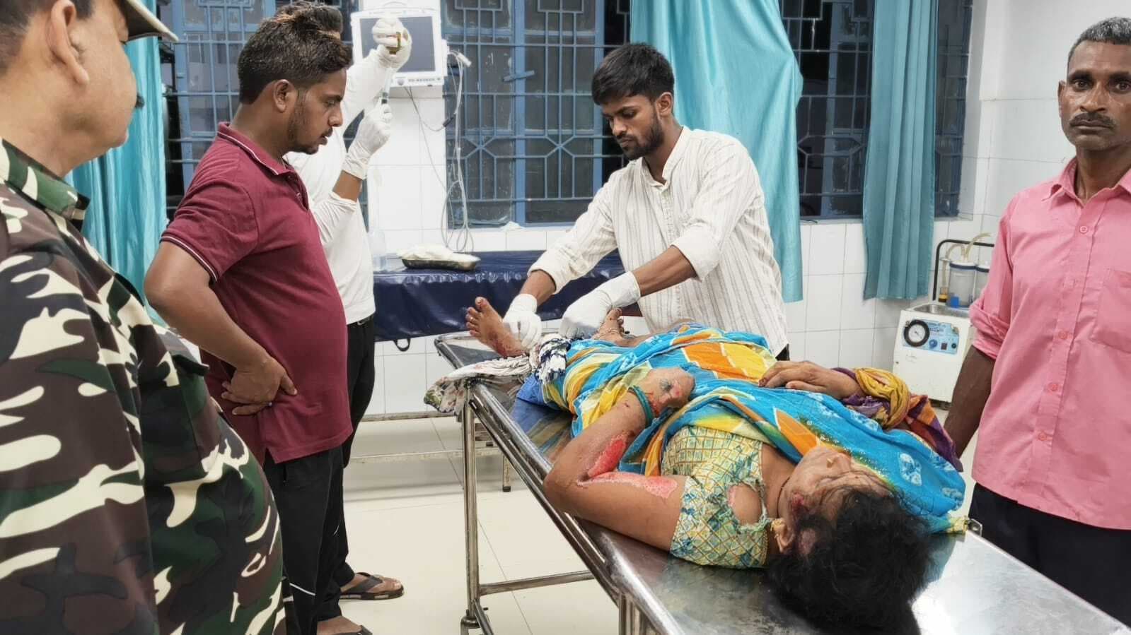 चैनपुर में ऑटो पलटने से चार महिलाएं घायल, एक रेफर