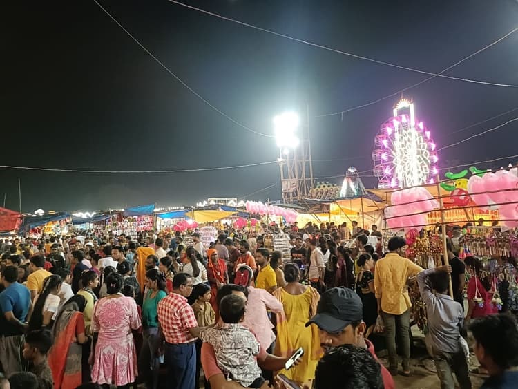 गुलाबबाग में गणपति महोत्सव के उमंग संग जमने लगा है मेला का रंग