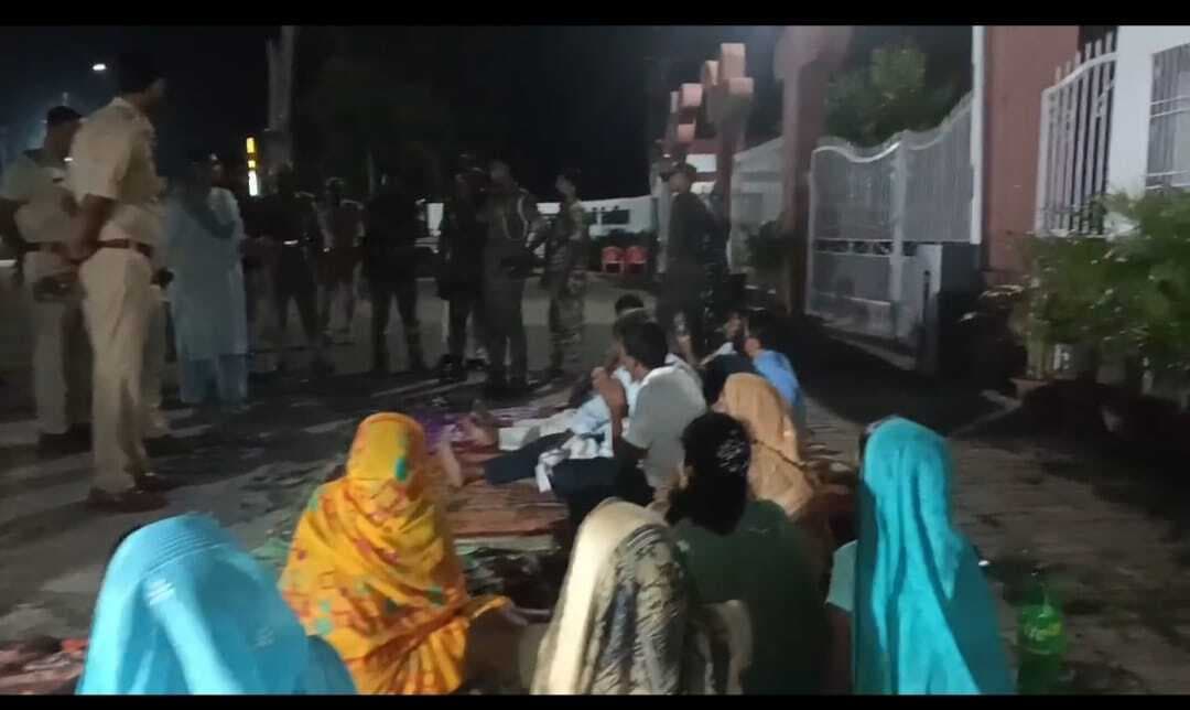 Samastipur News:अनुकंपा अभ्यर्थियों को पुलिस ने हिरासत में लिया