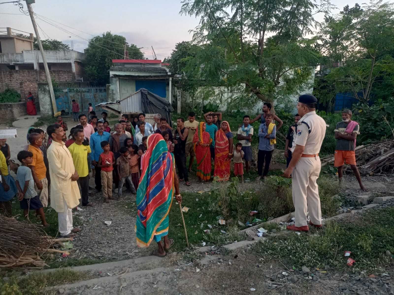 Samastipur News:ट्रेनों पर नहीं फेंके पत्थर, मवेशियों को दूर रखने का सुझाव