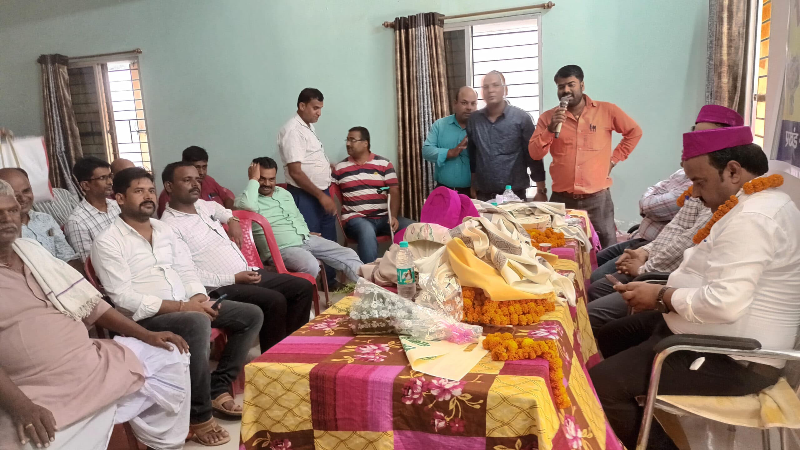 Samastipur News:विदाई समारोह में भावुक हुए मनरेगा कर्मी