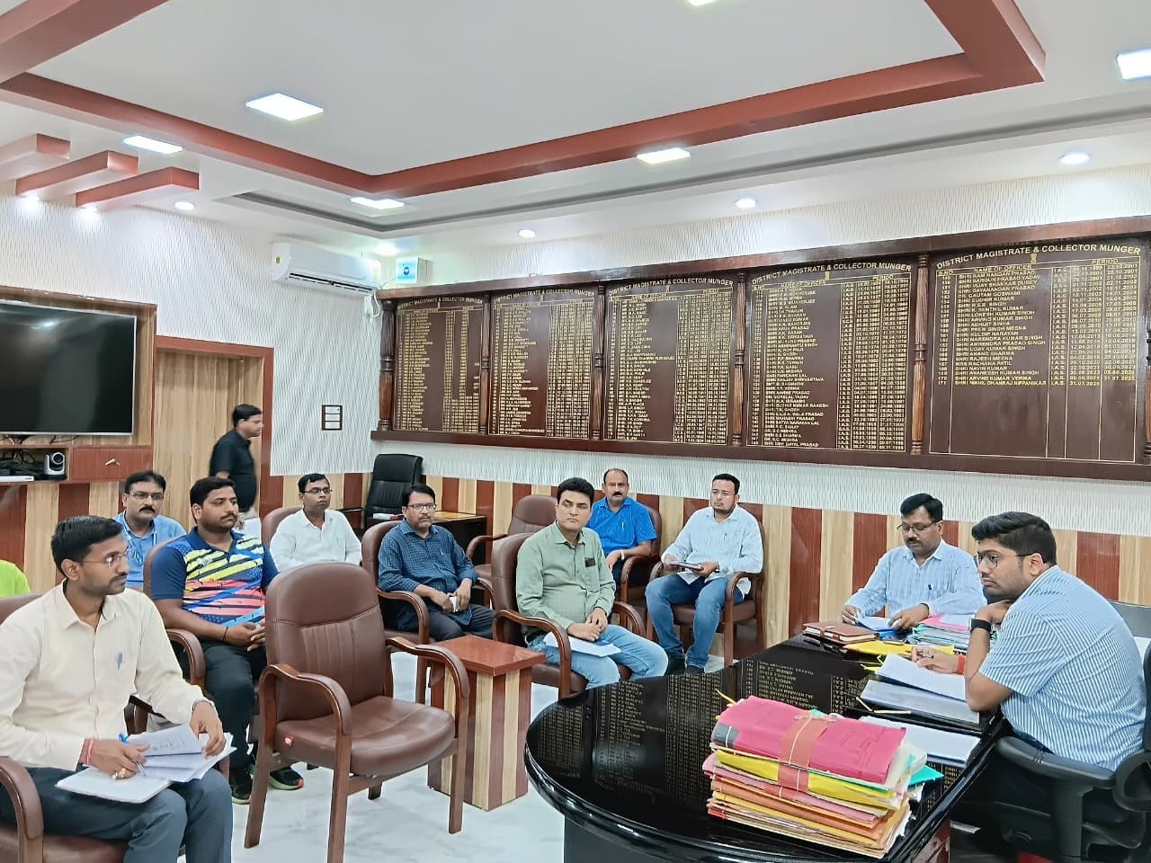 वार्षिक विद्यालय खेल प्रतियोगिता 2025-26 को लेकर जिलाधिकारी ने की बैठक