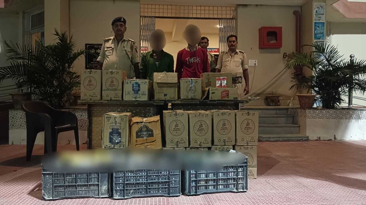 कार से 214 लीटर शराब बरामद, दो गिरफ्तार