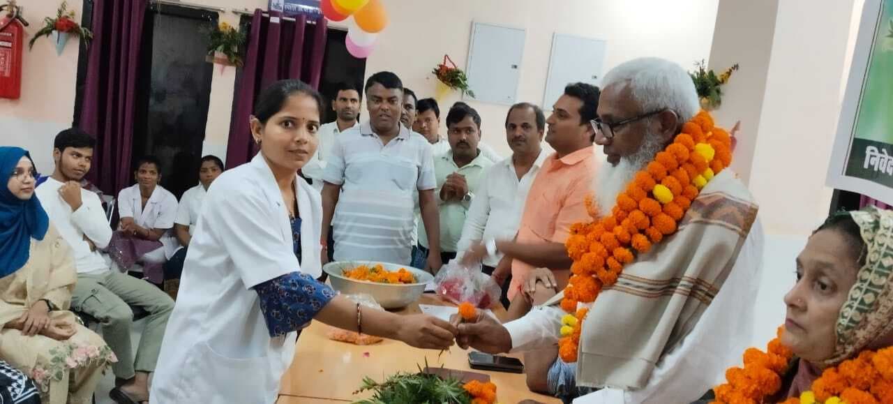 रिटायरमेंट पर चिकित्सा पदाधिकारी को दी गयी विराई