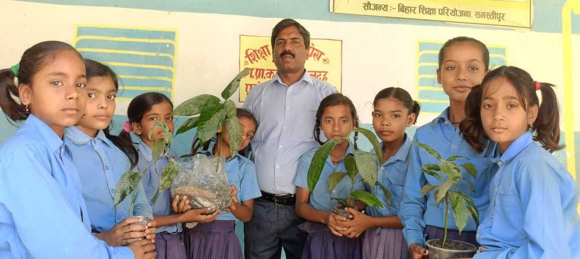 Samastipur News:पौधारोपण काे ले किया गया जागरूक