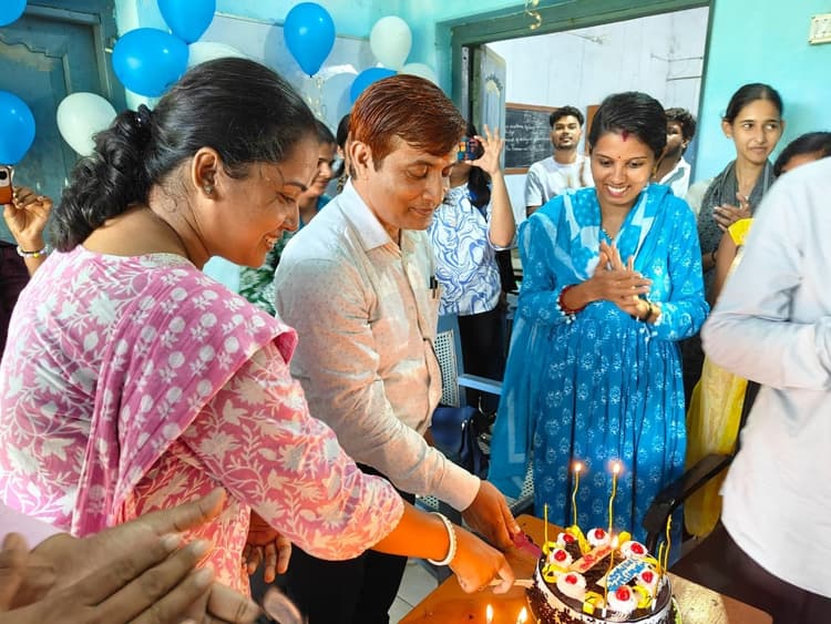 डॉ विपाशा बनीं पीयू भौतिकी विभाग पीजी हेड, दी विदाई