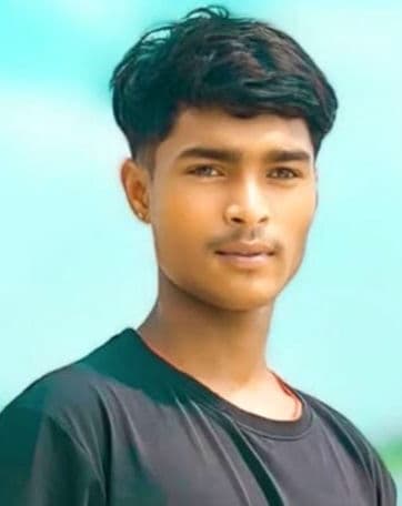 हादसे में बाइक सवार युवक की मौत, दूसरा गंभीर
