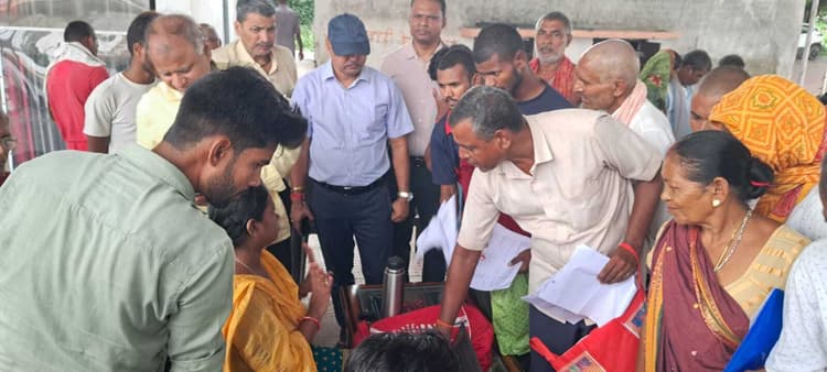 राजस्व महाअभियान शिविर में किसानों ने उठायीं शिकायतें