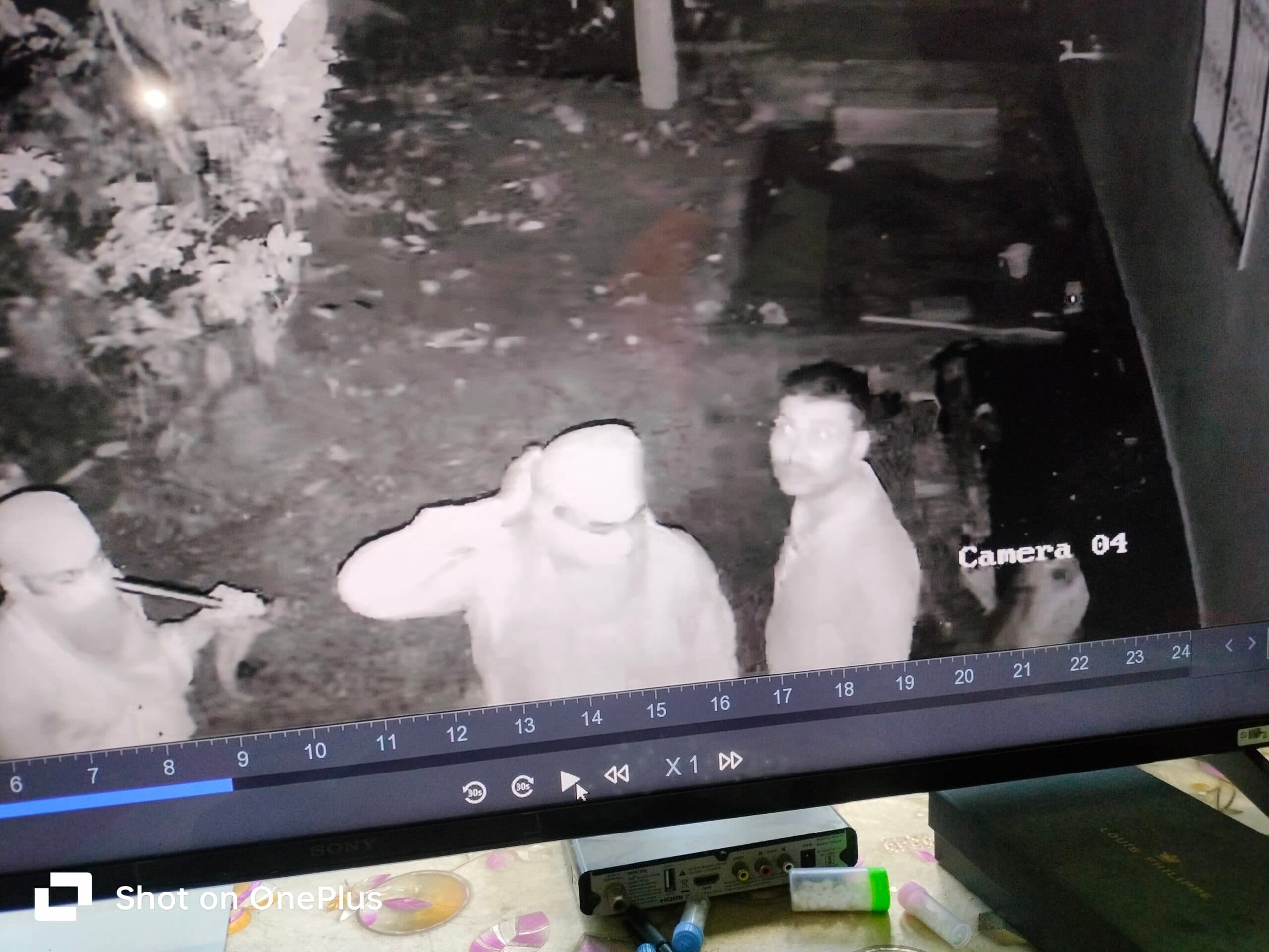 Motihari: चोरों ने दो घरों से 21 लाख के आभूषण सहित 87 हजार रुपये उड़ाये