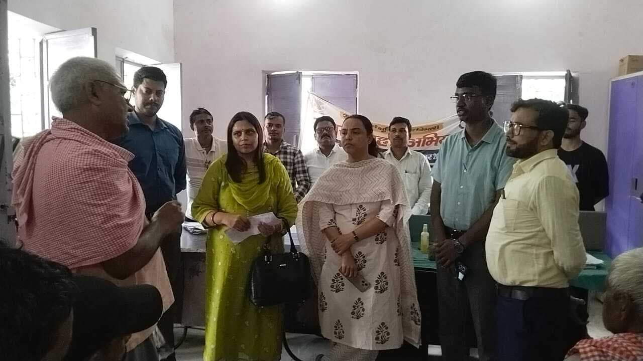राजस्व महाअभियान शिविर का एडीएम व राज्य टीम ने लिया जायजा