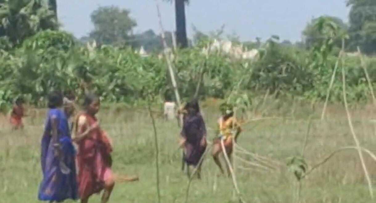 भूमि पर निषेधाज्ञा के बाद भी खेती करने पर पीड़ितों में रोष