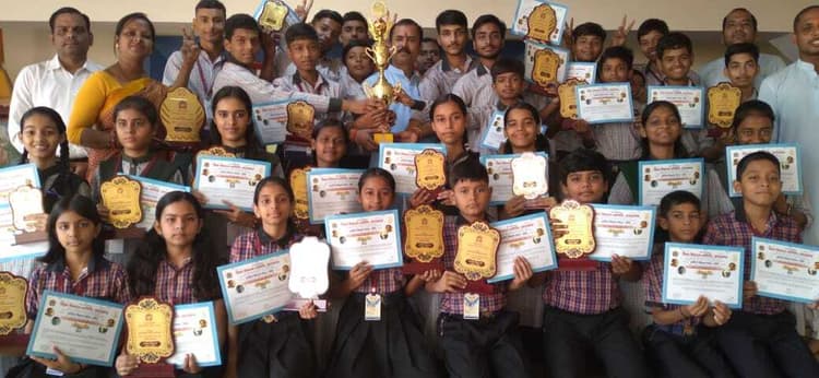 Giridih News :सरस्वती शिशु विद्या मंदिर को मिला सर्वश्रेष्ठ विद्यालय का सम्मान