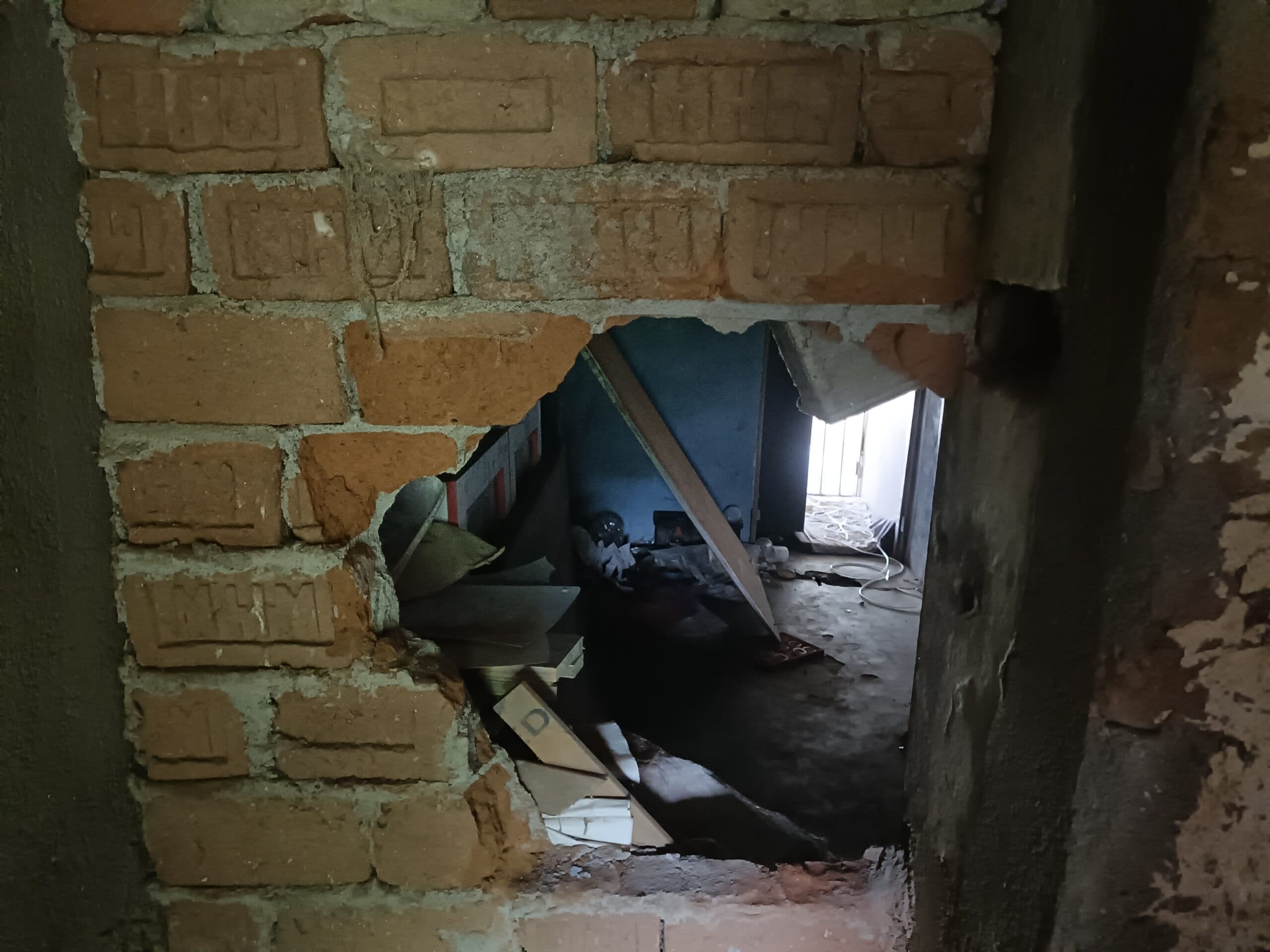 Giridih News :ज्वेलरी दुकान से नगदी समेत लाखों के जेवरात की चोरी