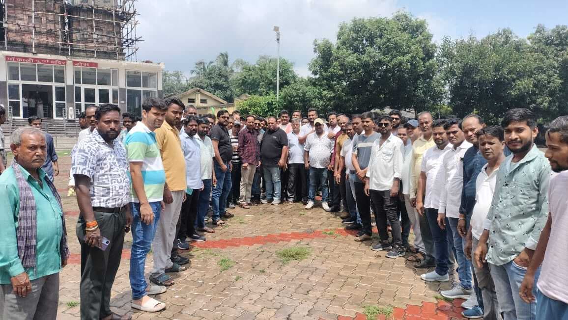 Bokaro News : рд╡рд┐рдзрд╛рдпрдХ рд╡ рдЭрд╛рдореБрдореЛ рдиреЗрддрд╛ рд╕реЗ рдорд┐рд▓реЗ рдСрдирд░ рдПрд╕реЛрд╕рд┐рдПрд╢рди рдХреЗ рдкрджрд╛рдзрд┐рдХрд╛рд░реА