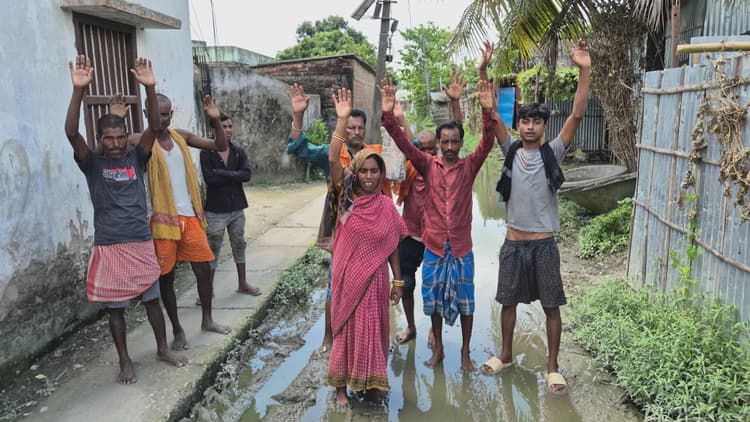 दिघरी पंचायत के वार्ड दो व तीन में जलजमाव, परेशान