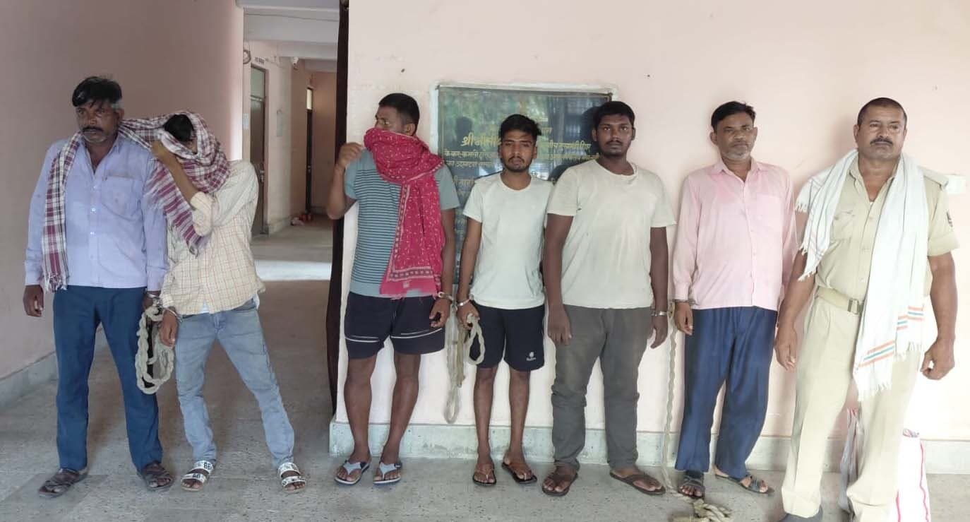 63 लीटर देसी शराब व 25 लीटर बीयर के साथ चार तस्कर गिरफ्तार