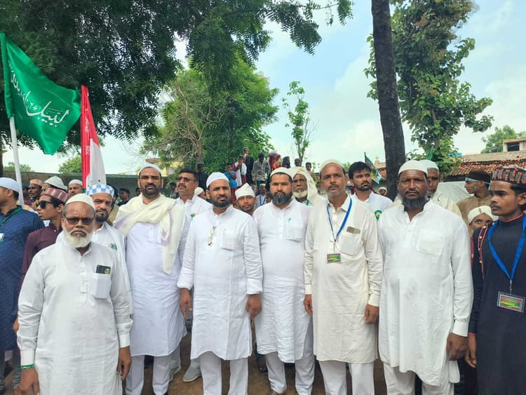 अकीदत के साथ मनाया गया ईद-ए-मिलाद-उन-नबी