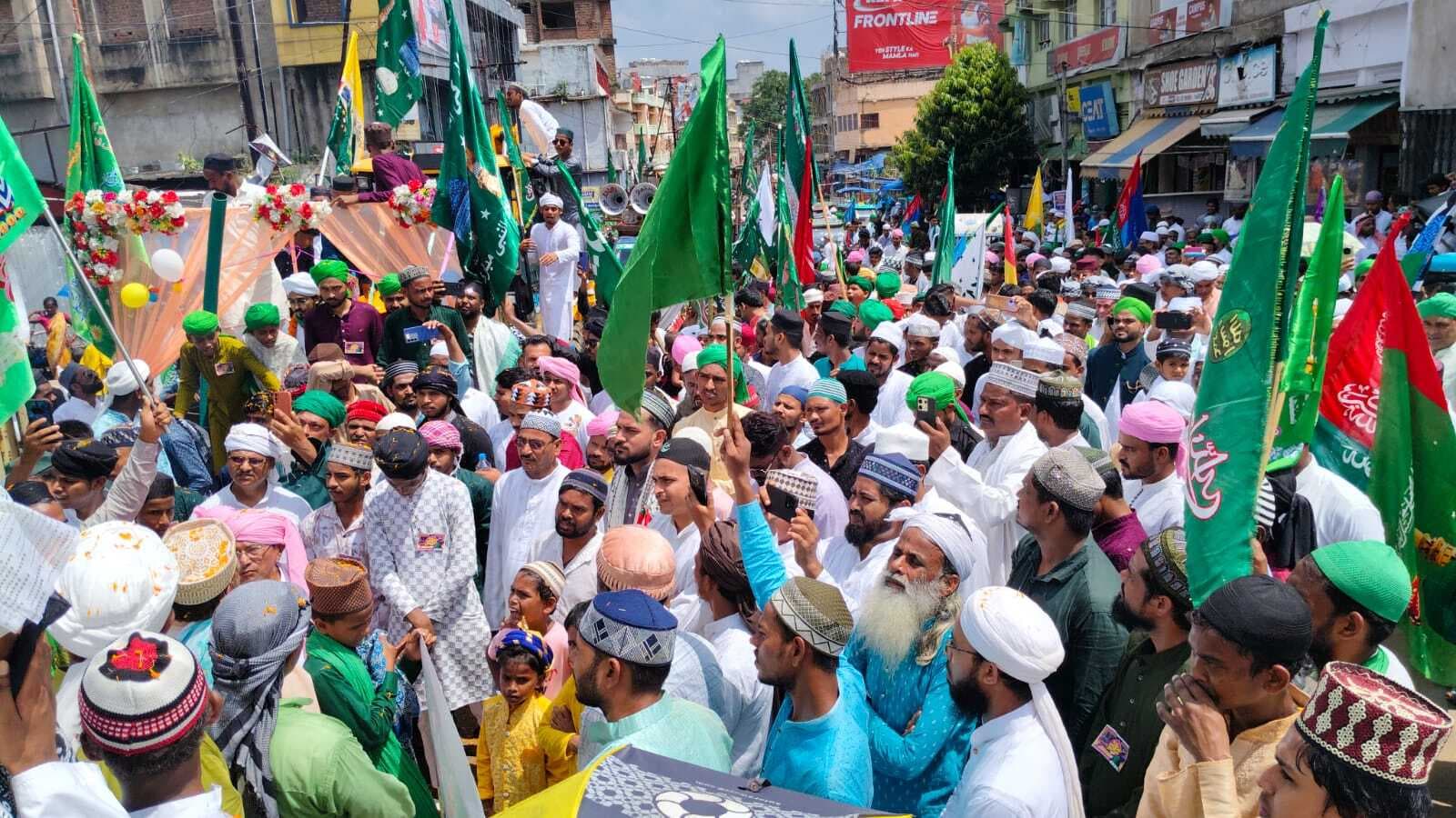 पैगंबर साहब के नक्शेकदम पर चलने का लिया संकल्प