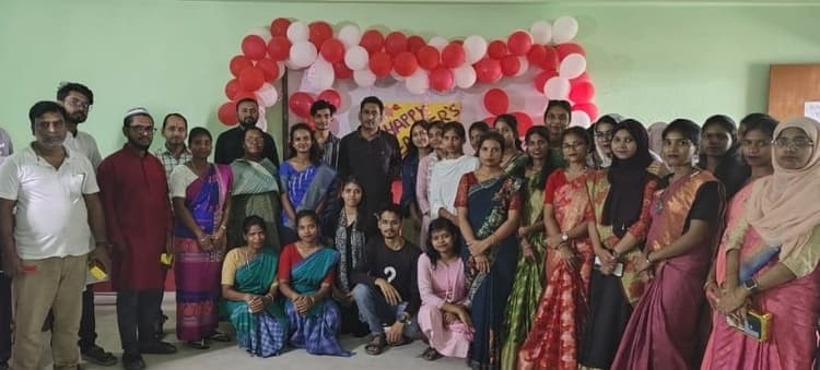 Giridih News :राजधनवार के विद्यालयों व शिक्षण संस्थानों में हुए कार्यक्रम