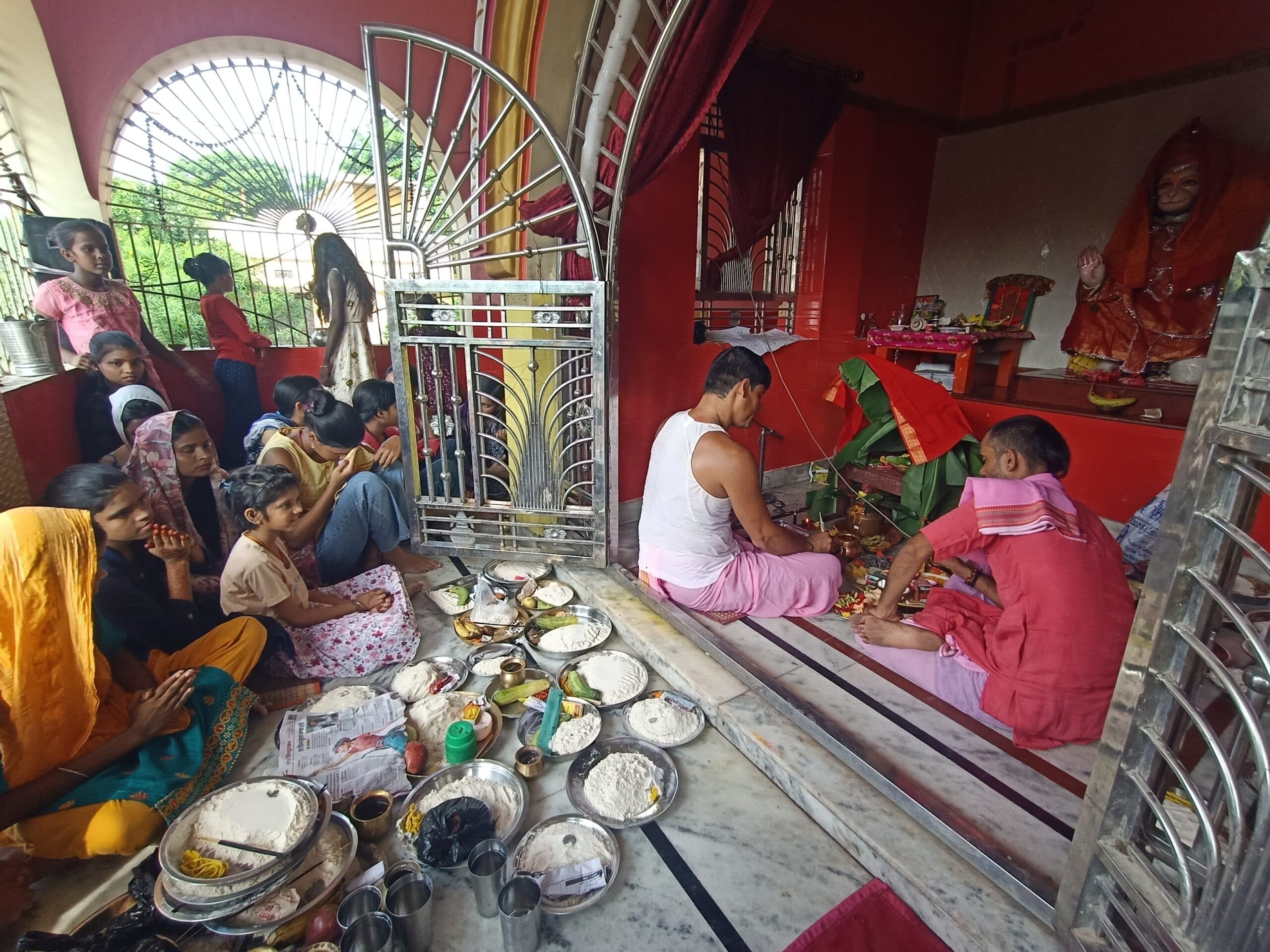 Saran News : अनंत चतुर्दशी पर मंदिरों में उमड़े श्रद्धालु, घर-घर हुई पूजा