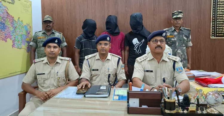 चोरी हुई बाइक बरामद, तीन युवक गिरफ्तार