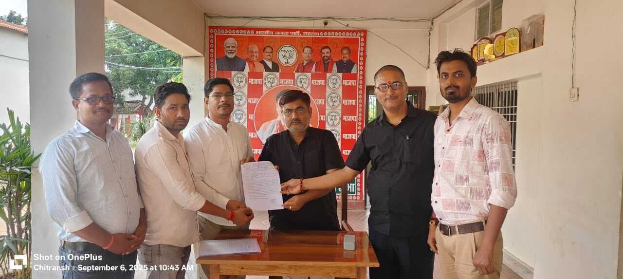 10 सूत्री मांगों को ले कार्यपालक सहायक शिष्टमंडल ने विधायक को सौंपा ज्ञापन