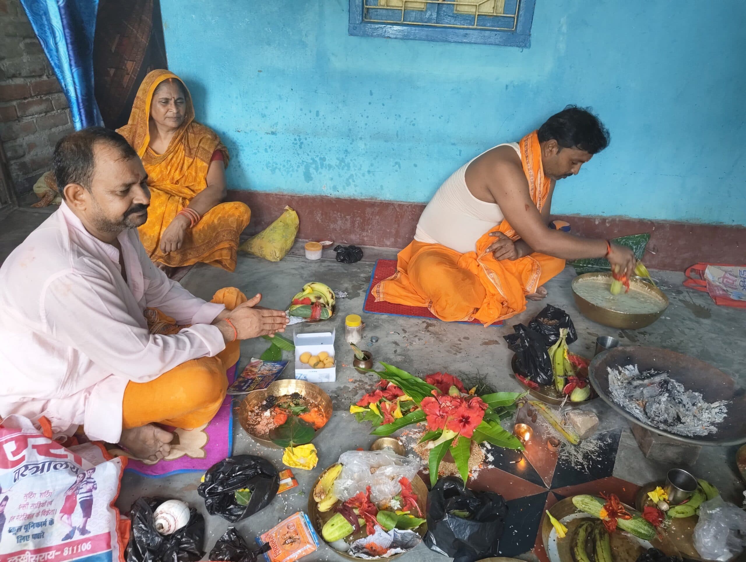 अनंत चतुर्दशी के मौके पर हुई पूजा, लोगों ने अनंत डोर बांधे