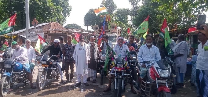 विष्णुपुर गांव में निकला ईद मिलादुन्नबी का जुलूस