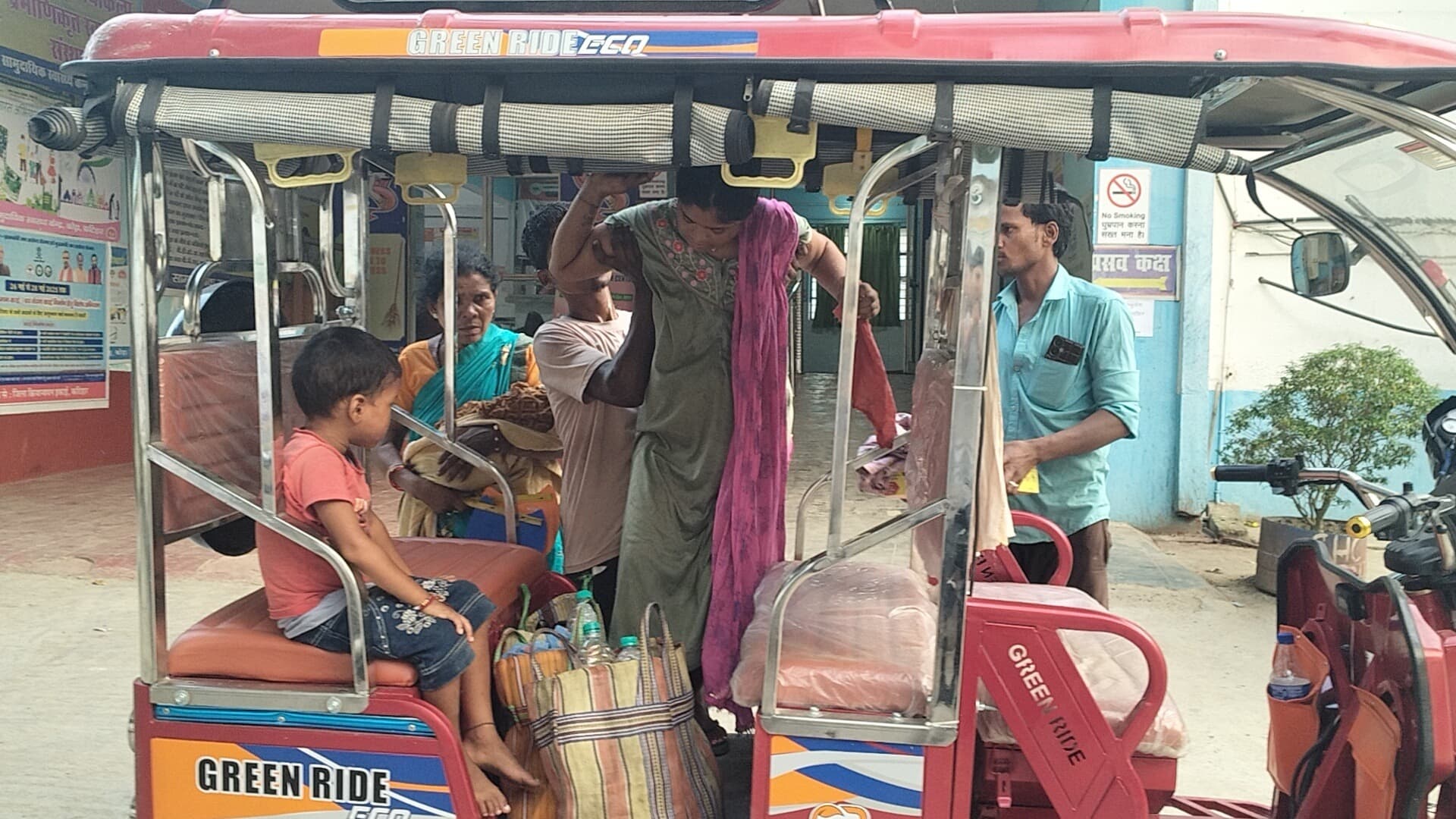 एंबुलेंस की हड़ताल से झेलनी पड़ रही भारी परेशानी