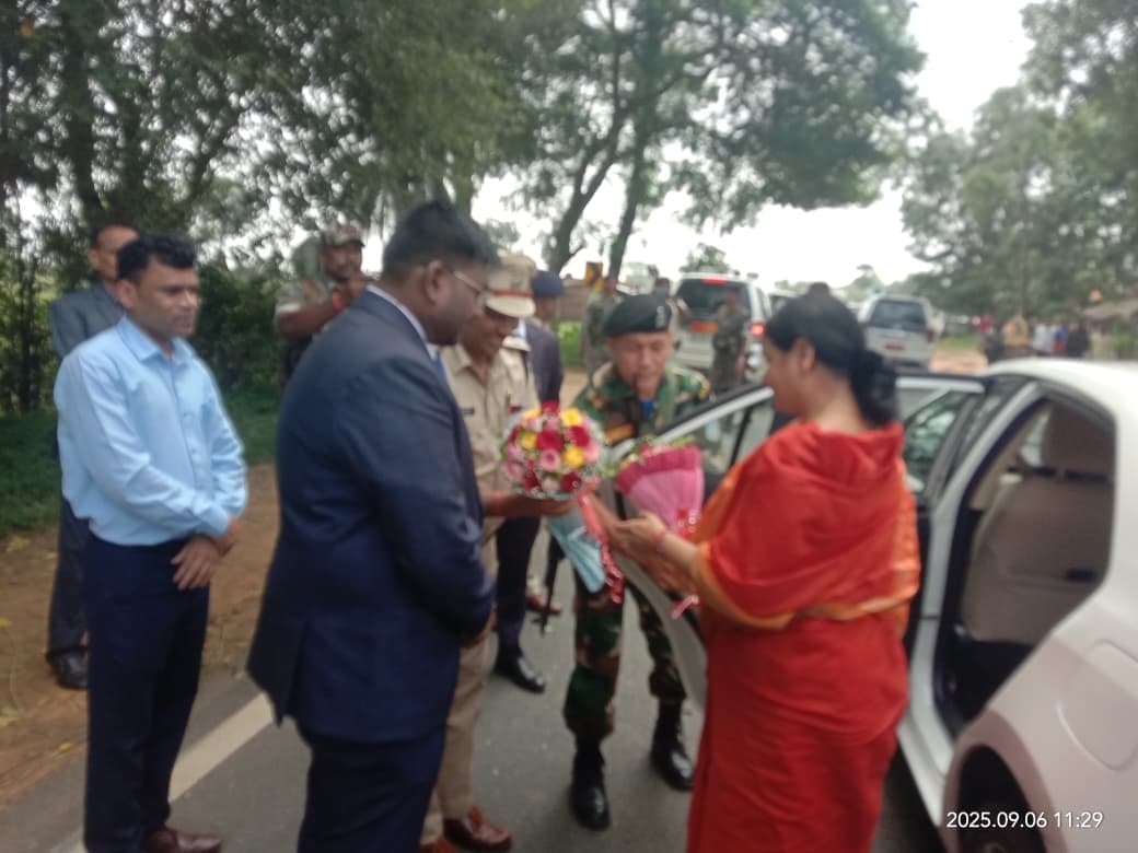 डीसी-एसपी ने मुख्य सचिव का किया स्वागत