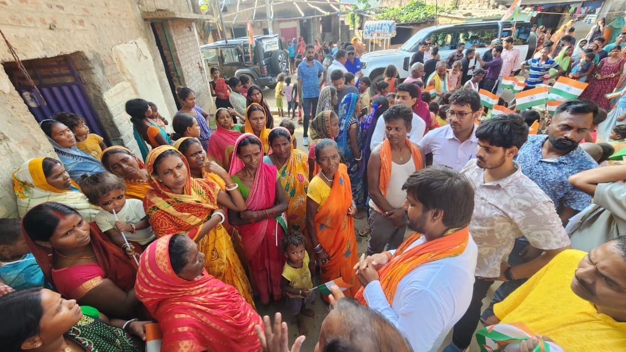 स्वदेशी को अपनाने व स्वच्छ राजनीति पर दिया जोर