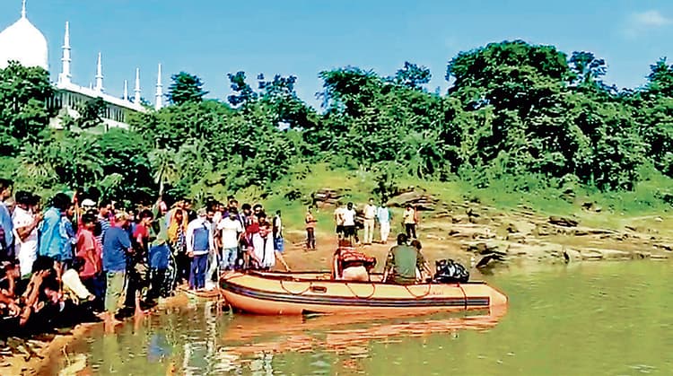 दामोदर नदी में नहाने के दौरान डूब गये दो बच्चे, तलाश जारी