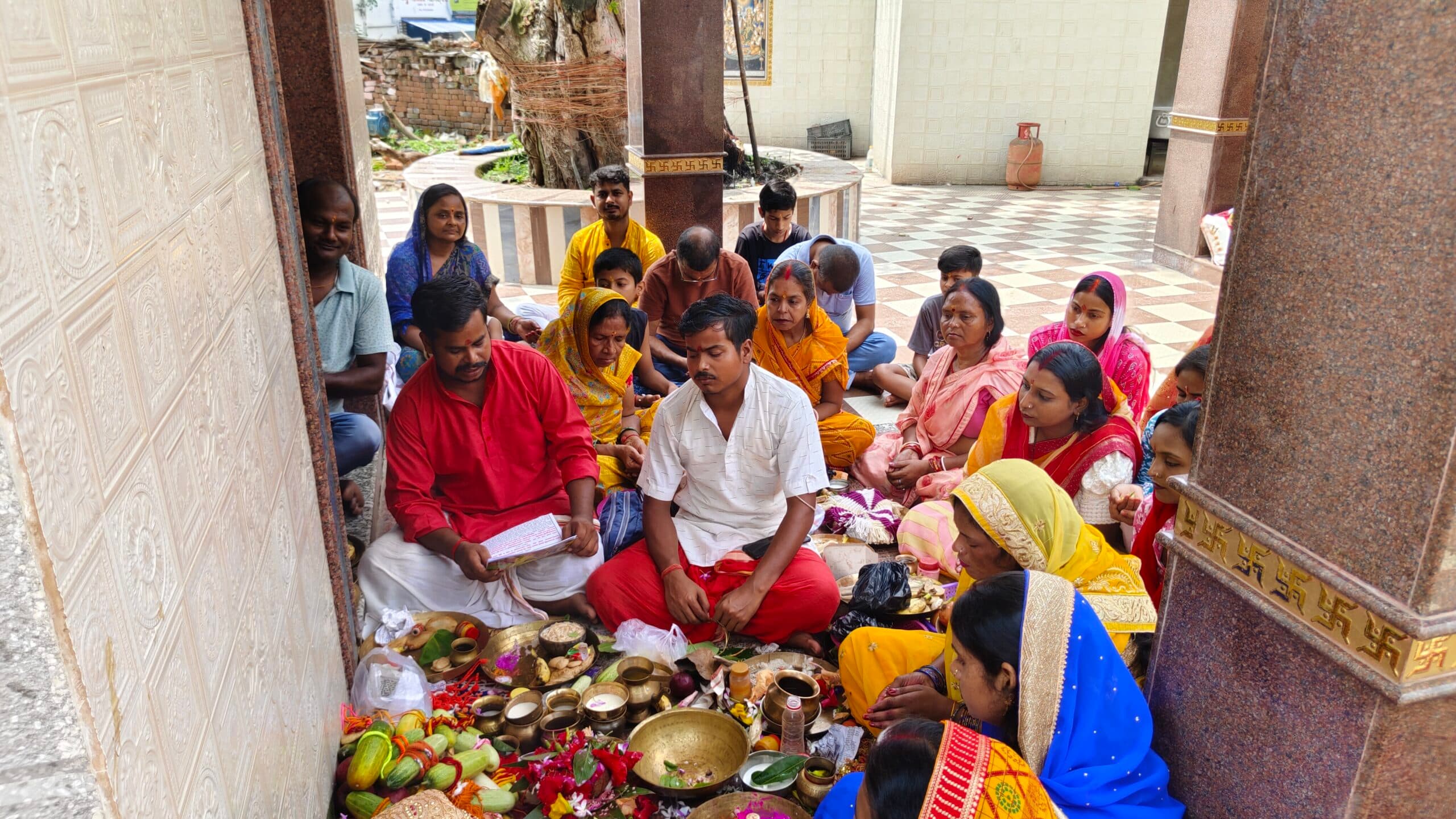 अनंत चतुर्दशी पर श्रद्धालु ने व्रत रख कथा सुना और अनंत सूत्र किया धारण