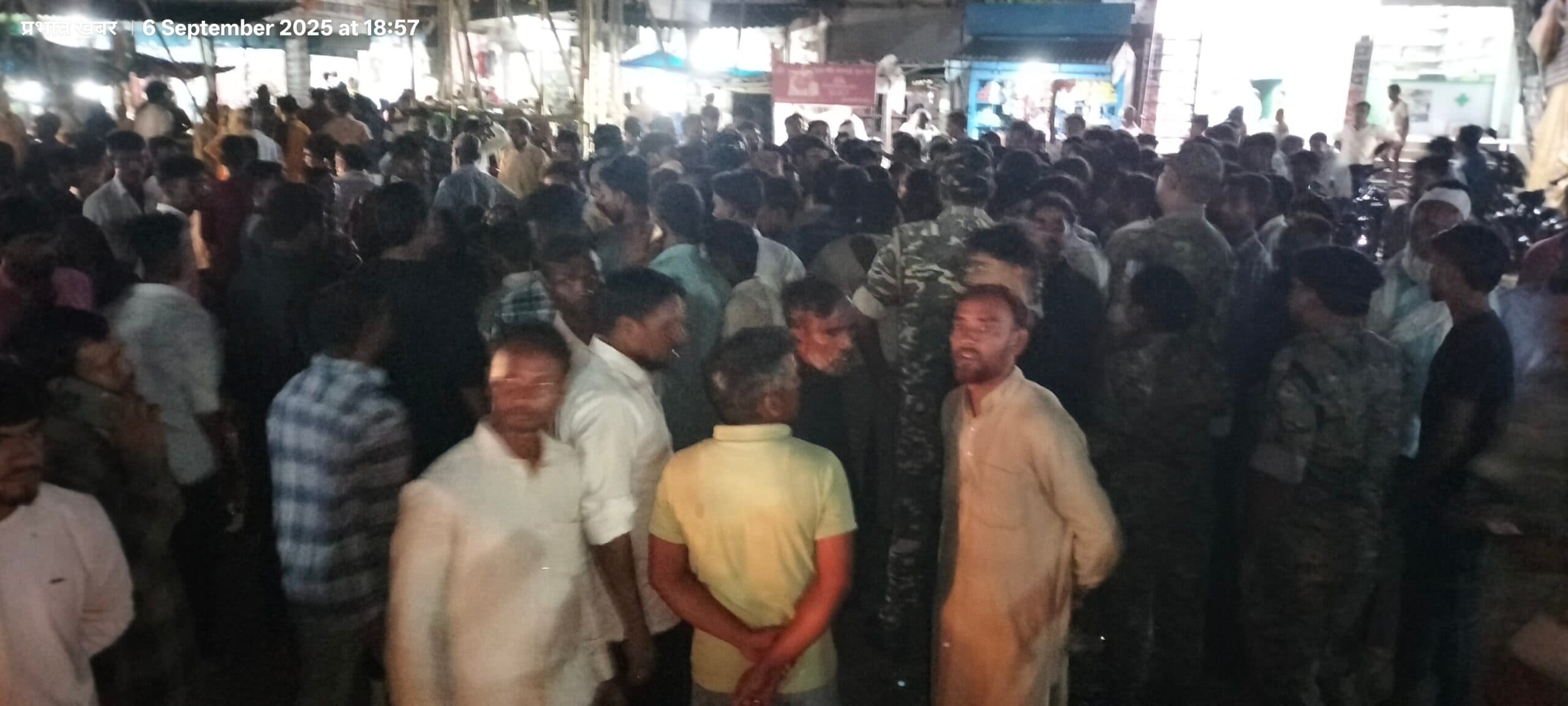 Giridih News :ट्रक की चपेट में आयी बाइक, एक की मौत, दो घायल