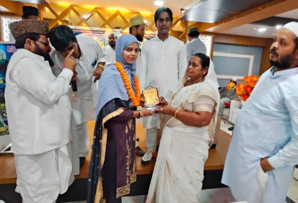 Giridih News :रहनुमा फाउंडेशन ने किया सम्मान समारोह का आयोजन