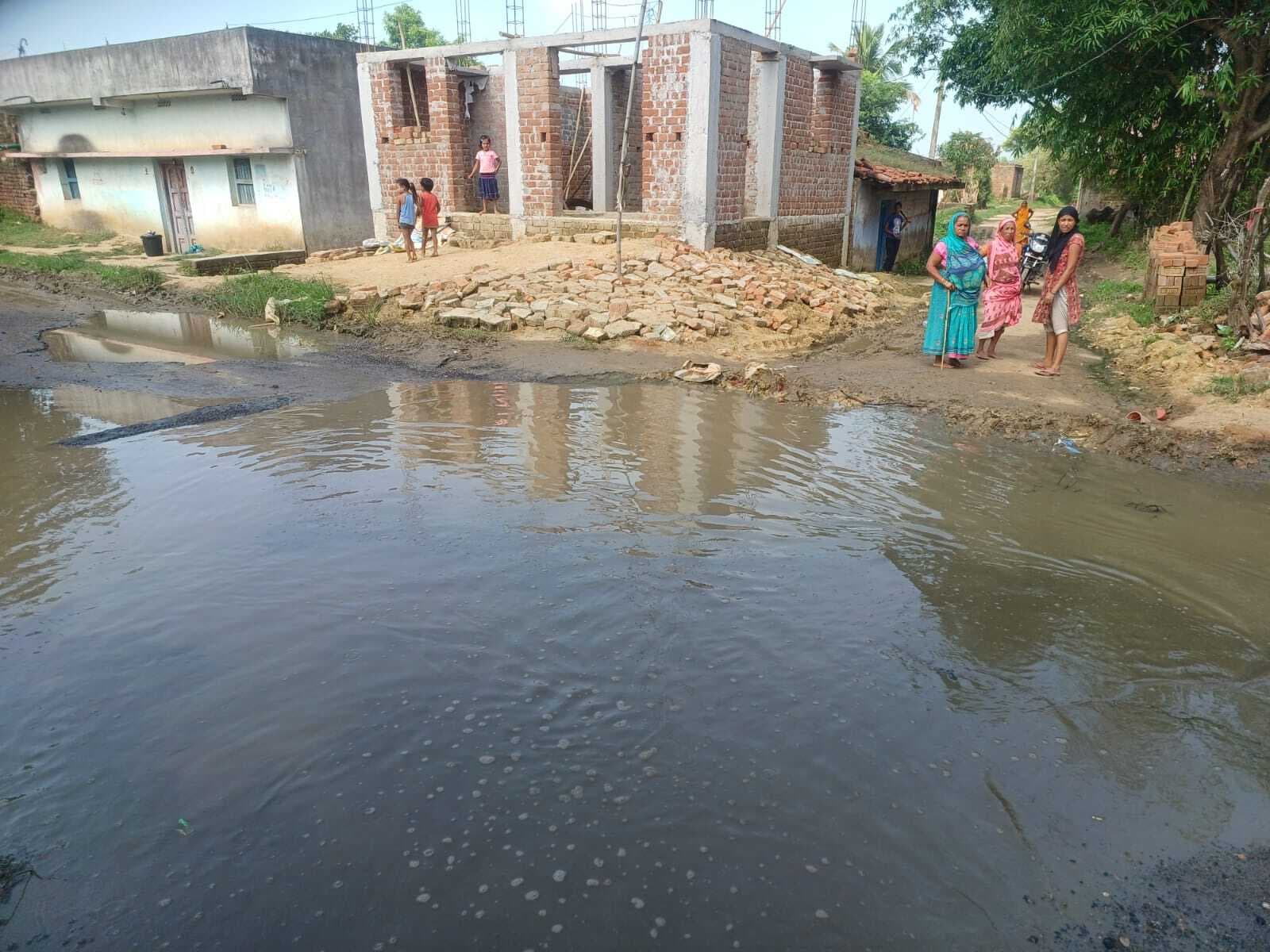 Giridih News :टोटो पलटने की घटना में मासूम समेत चार घायल